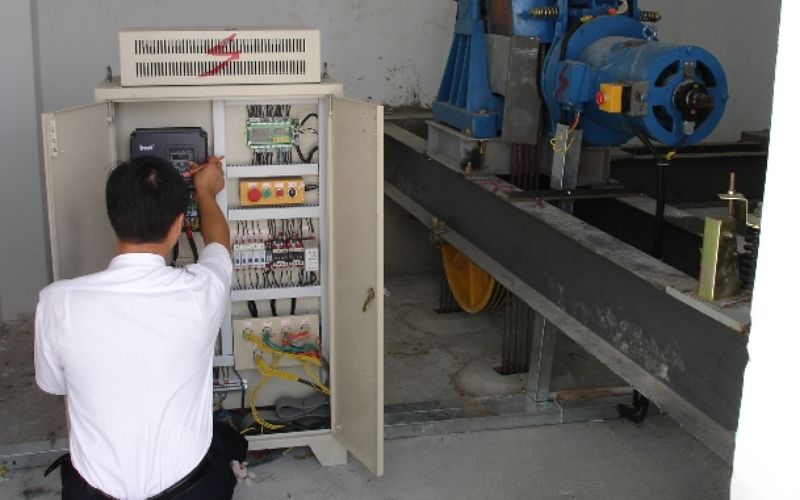 Kiểm tra hệ thống điện và bảng điều khiển