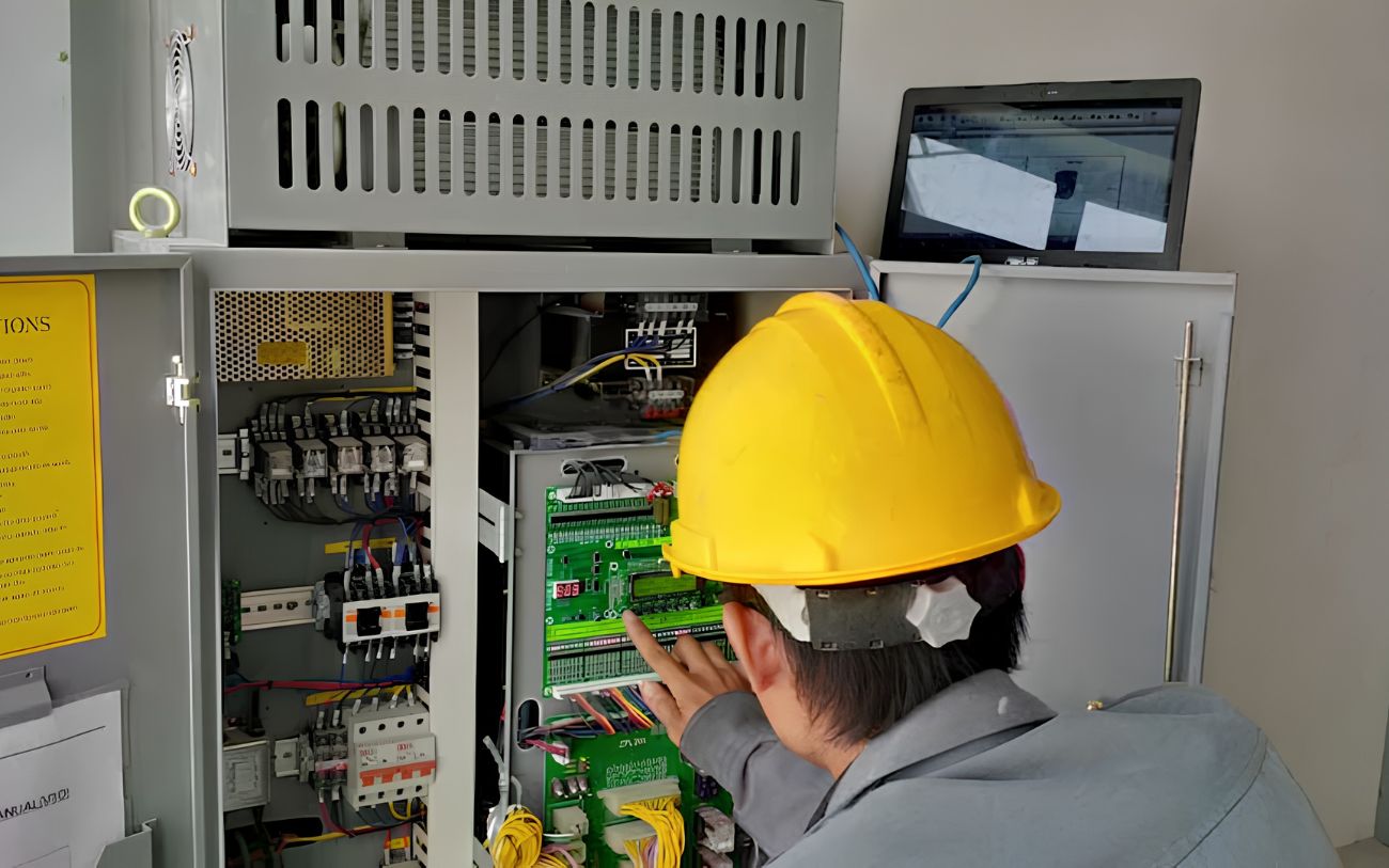 Trục trặc hệ thống điều khiển thang máy